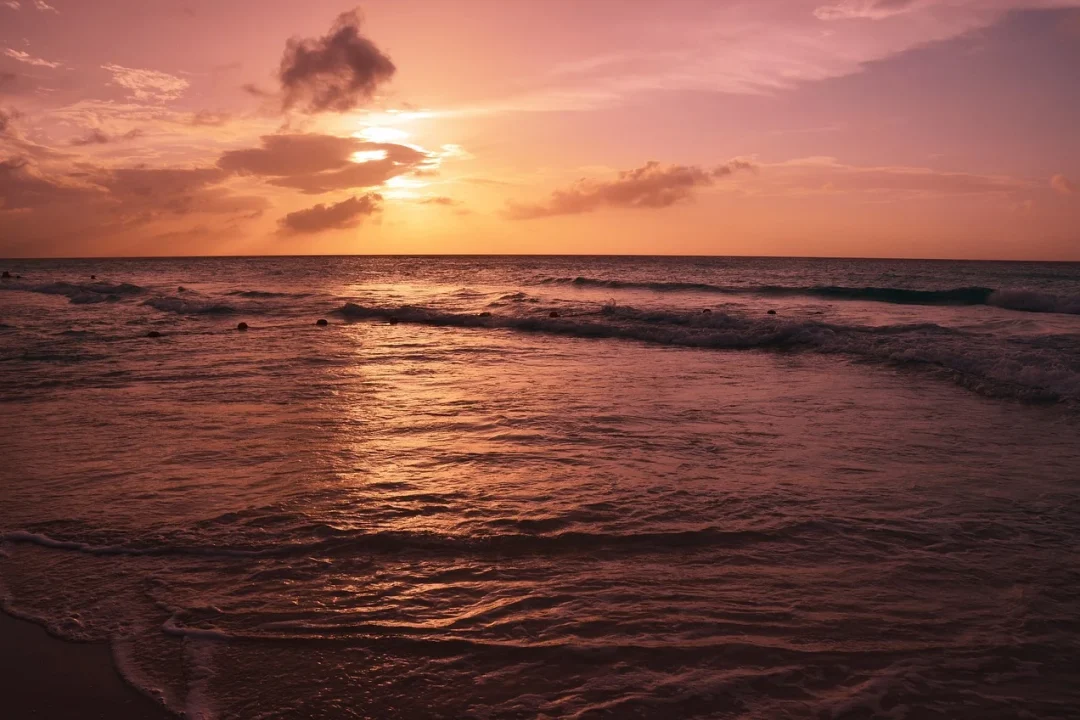 cuba-beach-4153694_1280